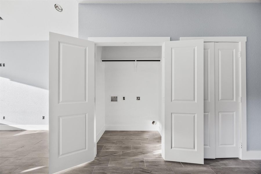 Spacious, unfurnished interior of a new home in , Willis (Image 21).