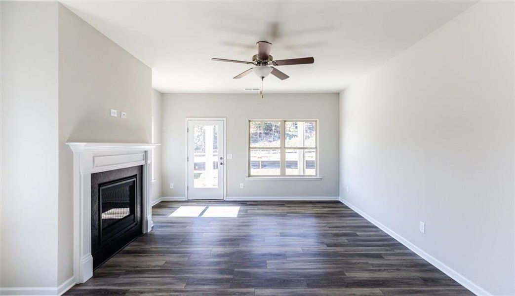 Spacious, unfurnished interior of a new home in Summerfield Place, Carrollton (Image 16).