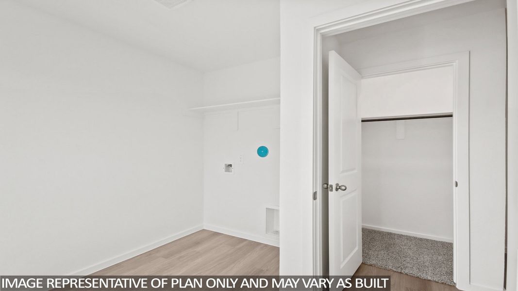 Representative unfurnished interior of a home built from the Denise by D.R. Horton in Eastern Wells, Jarrell (Image 20).