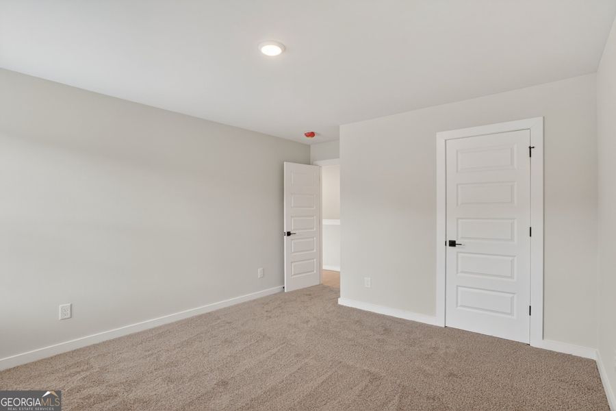Spacious, unfurnished interior of a new home in The Fairways at Mirror Lake, Villa Rica (Image 36). Spacious, unfurnished interior of a new home in The Fairways at Mirror Lake, Villa Rica (Image 36).