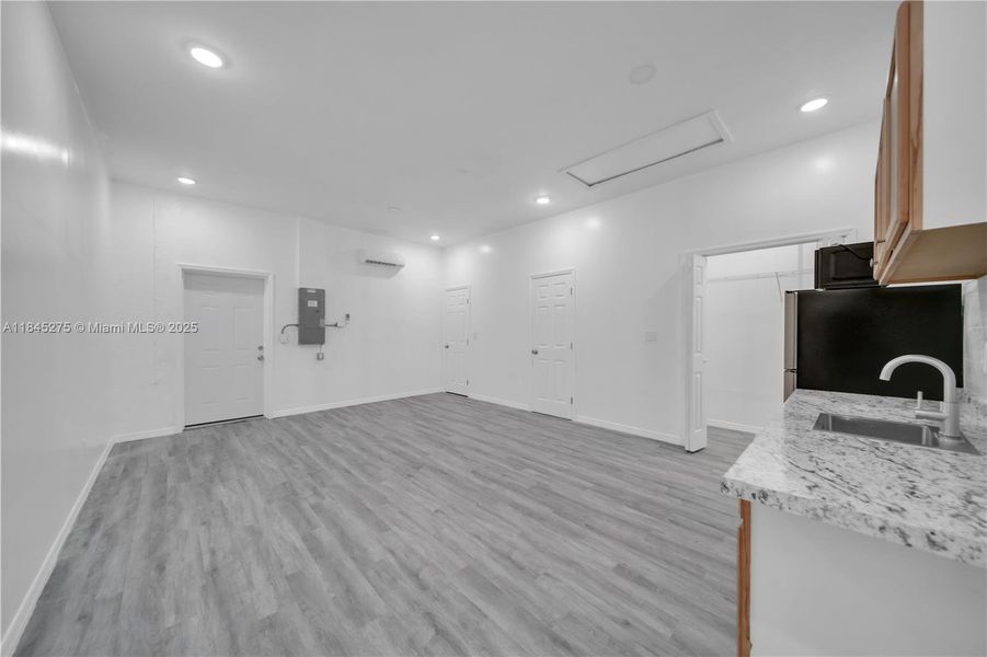 Image 27 of a home in .