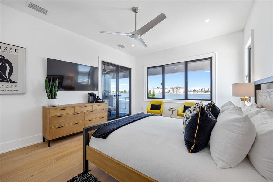 Furnished interior view inside a new home in , St. Petersburg (Image 32).