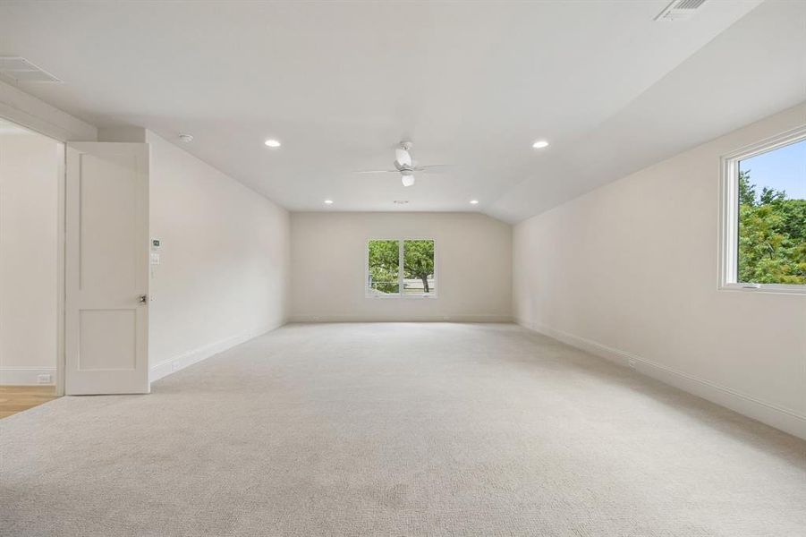 Spacious, unfurnished interior of a new home in , Dallas (Image 35).