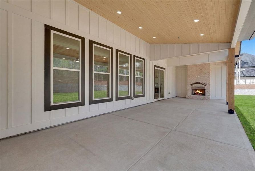 Exterior details and patio area of a home in , Winder (Image 4).