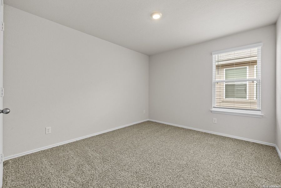 Spacious, unfurnished interior of a new home in Winding Creek, New Braunfels (Image 26).