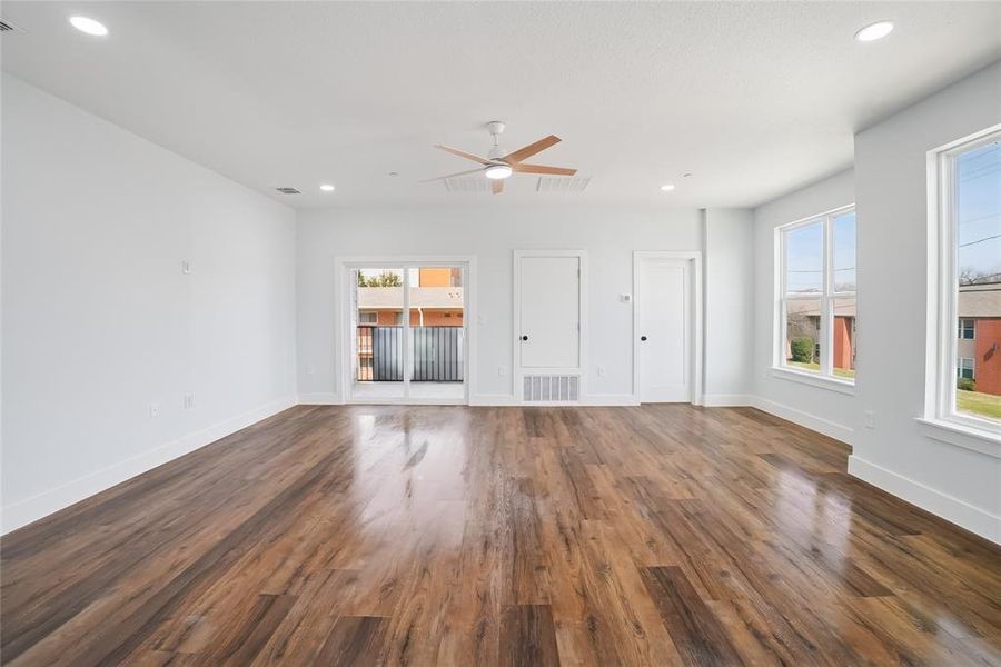 Spacious, unfurnished interior of a new home in , Denton (Image 15).