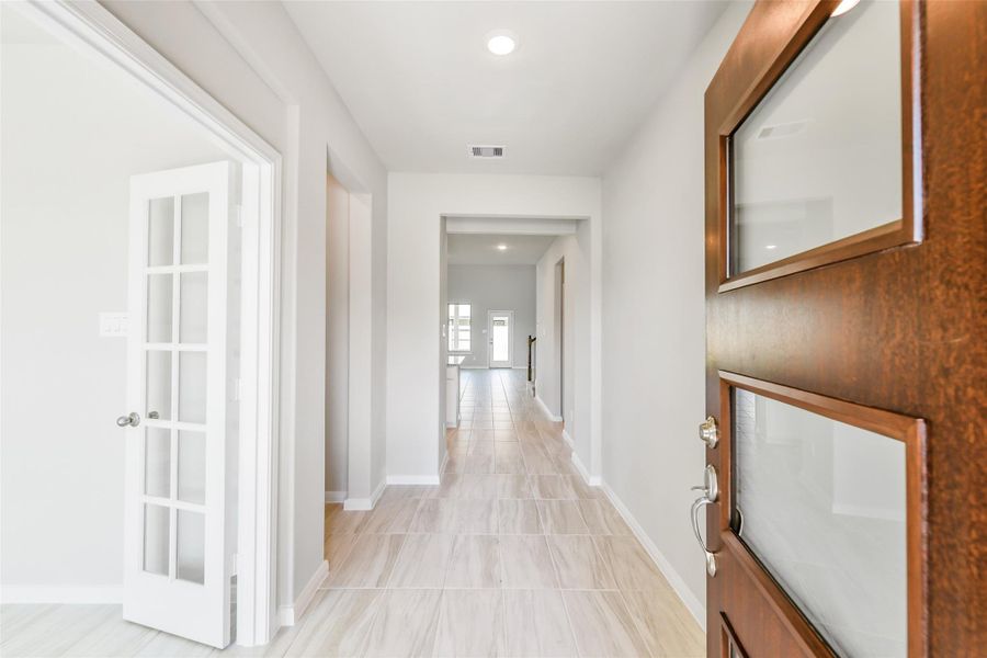 Spacious, unfurnished interior of a new home in Stone Creek Ranch, Hockley (Image 45).