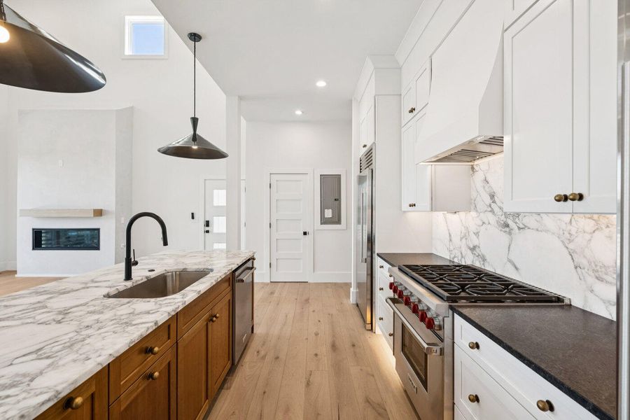 Furnished interior view inside a new home in , Charleston (Image 68).