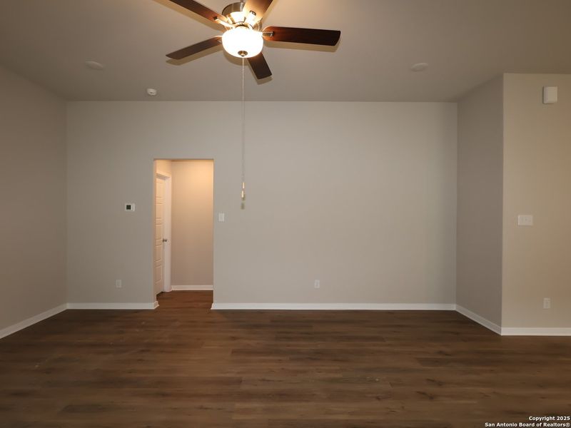 Spacious, unfurnished interior of a new home in Winding Brook, San Antonio (Image 27).