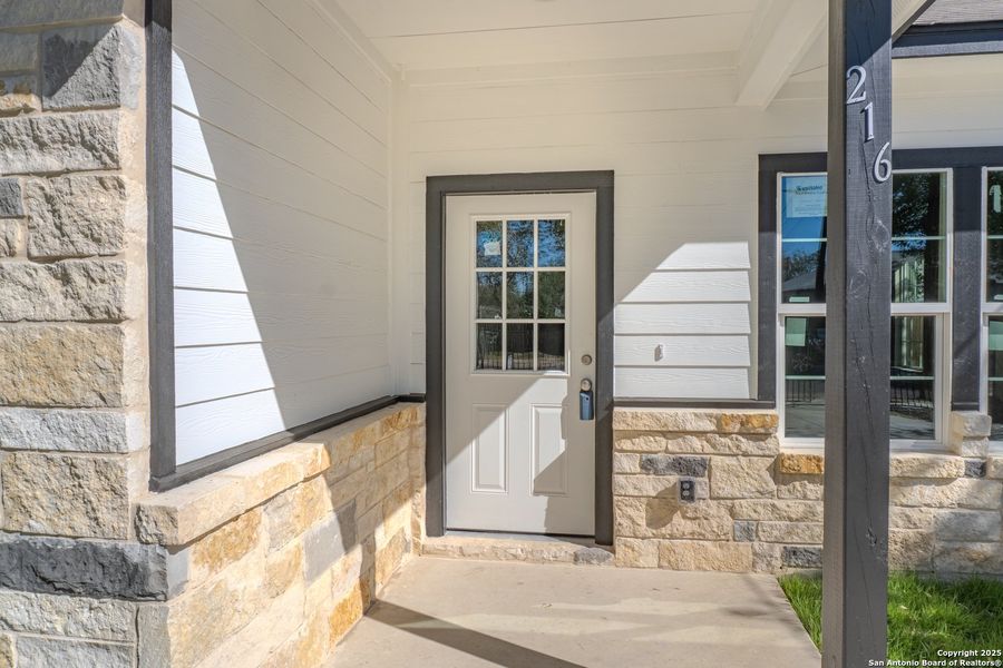 Exterior details and patio area of a home in , San Antonio (Image 17).