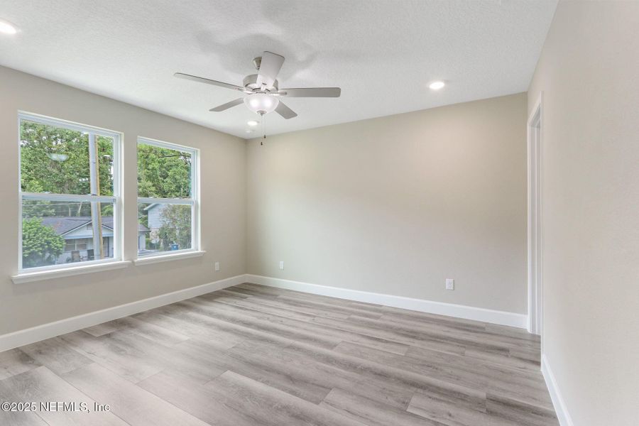 Spacious, unfurnished interior of a new home in , Jacksonville (Image 11).