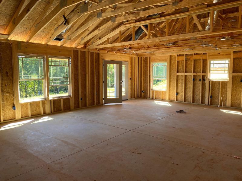 Spacious, unfurnished interior of a new home in Huckleberry Cove, Chesnee (Image 6).