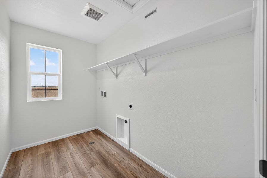 Spacious, unfurnished interior of a new home in Lake Bluff, Greeley (Image 37). Spacious, unfurnished interior of a new home in Lake Bluff, Greeley (Image 37).
