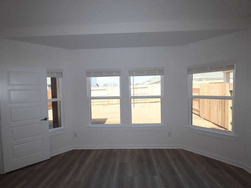Spacious, unfurnished interior of a new home in Summerview, Fulshear (Image 7).