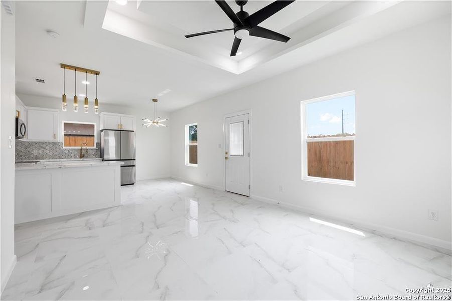 Spacious, unfurnished interior of a new home in , Edinburg (Image 7).