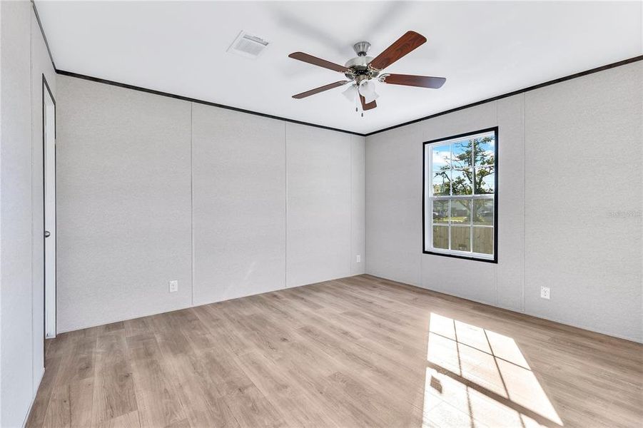Spacious, unfurnished interior of a new home in , St. Cloud (Image 9).