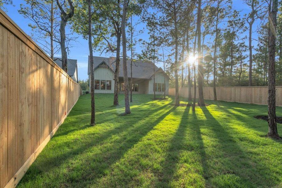 Exterior details and patio area of a home in Kresston, Montgomery (Image 4).