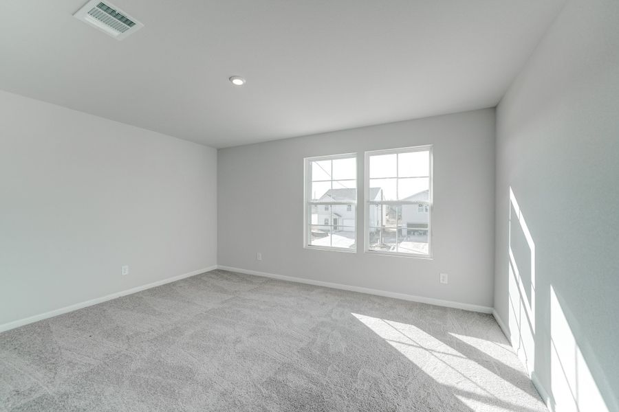 Spacious, unfurnished interior of a new home in Splawn Ranch, Killeen (Image 18).