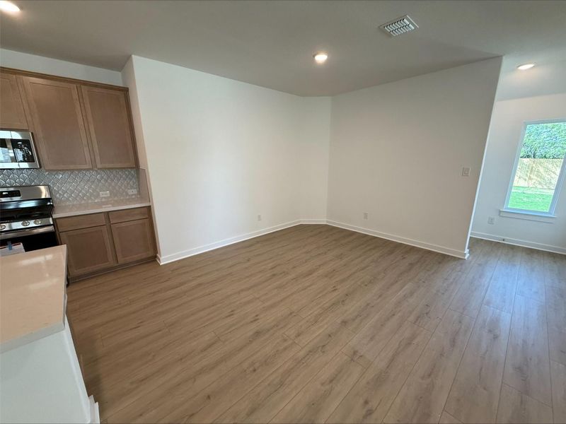 Spacious, unfurnished interior of a new home in Carillon, Manor (Image 20). Spacious, unfurnished interior of a new home in Carillon, Manor (Image 20).