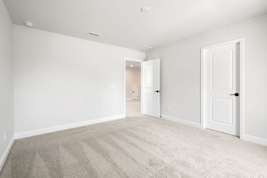 Spacious, unfurnished interior of a new home in Heartwood, Richmond Hill (Image 26).