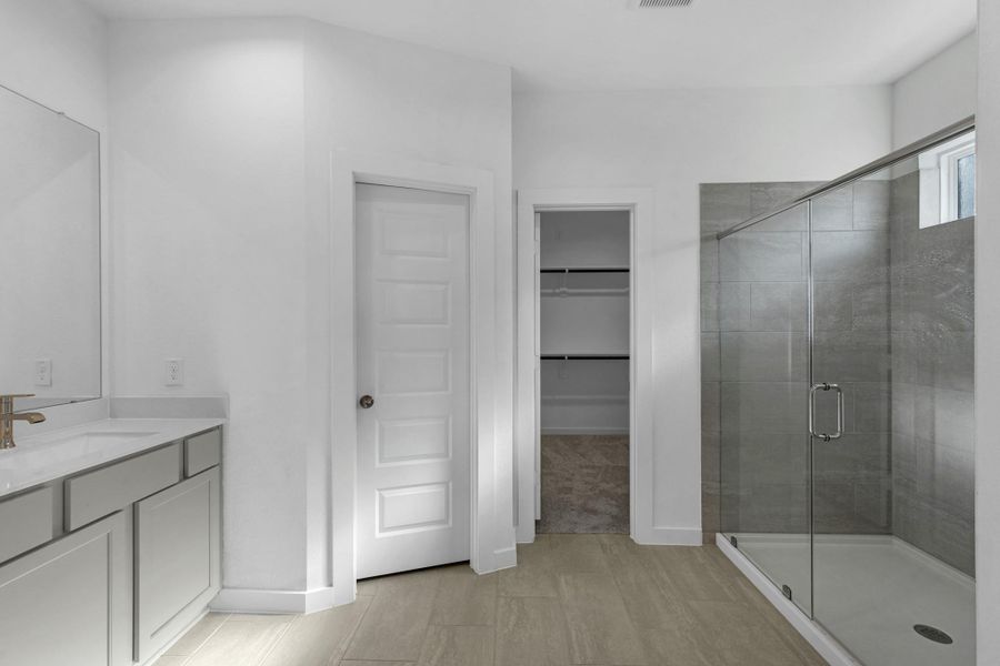 Furnished interior view inside a new home in Beacon Hill, Waller (Image 13).