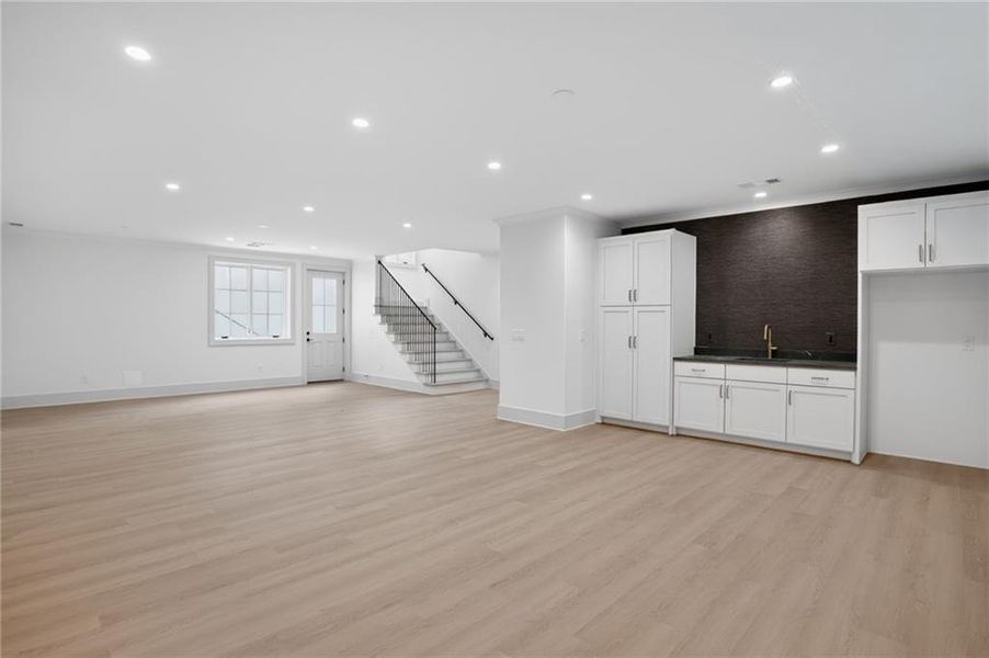 Spacious, unfurnished interior of a new home in , Atlanta (Image 24).