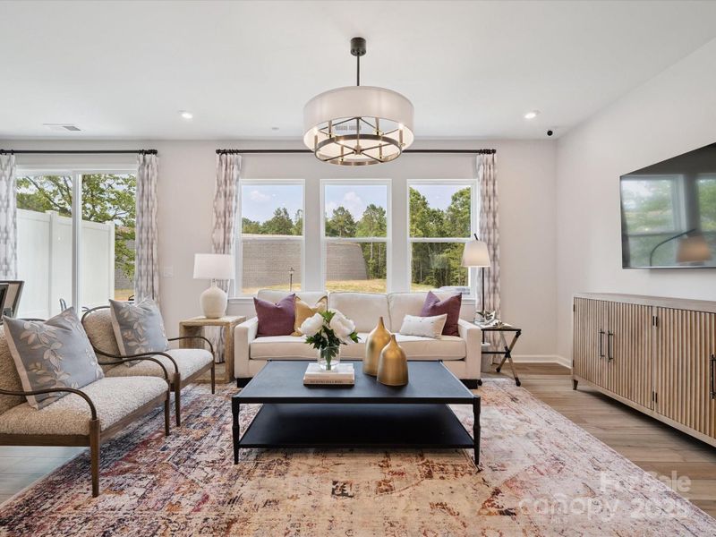 Great Room Featuring 9' Ceilings Great Room Featuring 9' Ceilings