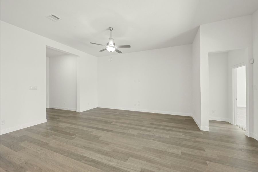 Spacious, unfurnished interior of a new home in Kentsdale Farms, DeSoto (Image 16). Spacious, unfurnished interior of a new home in Kentsdale Farms, DeSoto (Image 16).