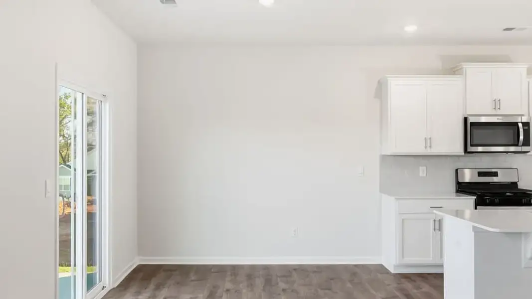 Furnished interior view inside a new home in Woodglen, Piedmont (Image 10).