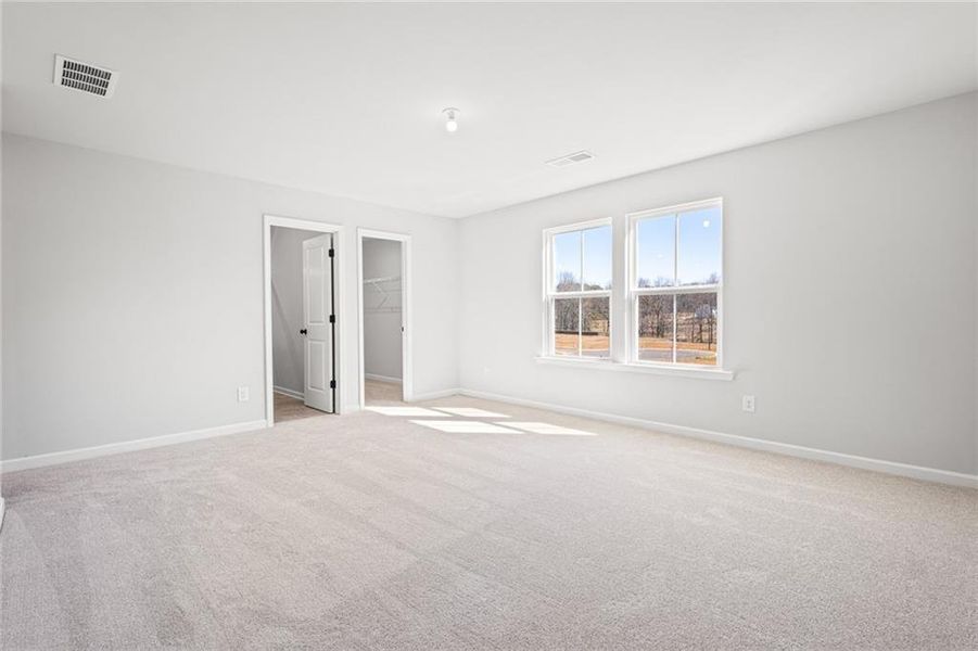 Spacious, unfurnished interior of a new home in Berkeley Mill, Cumming (Image 9).