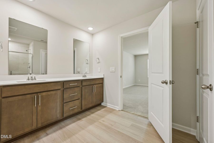 37-web-or-mls-Oak Manor - Raleigh - 153 37-web-or-mls-Oak Manor - Raleigh - 153