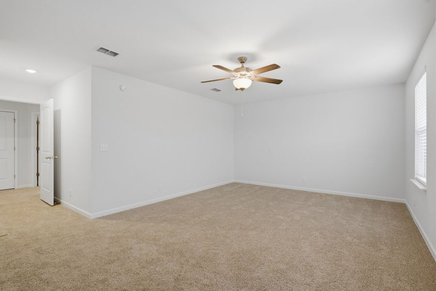 Spacious, unfurnished interior of a new home in Salem Landing, Rockvale (Image 25).