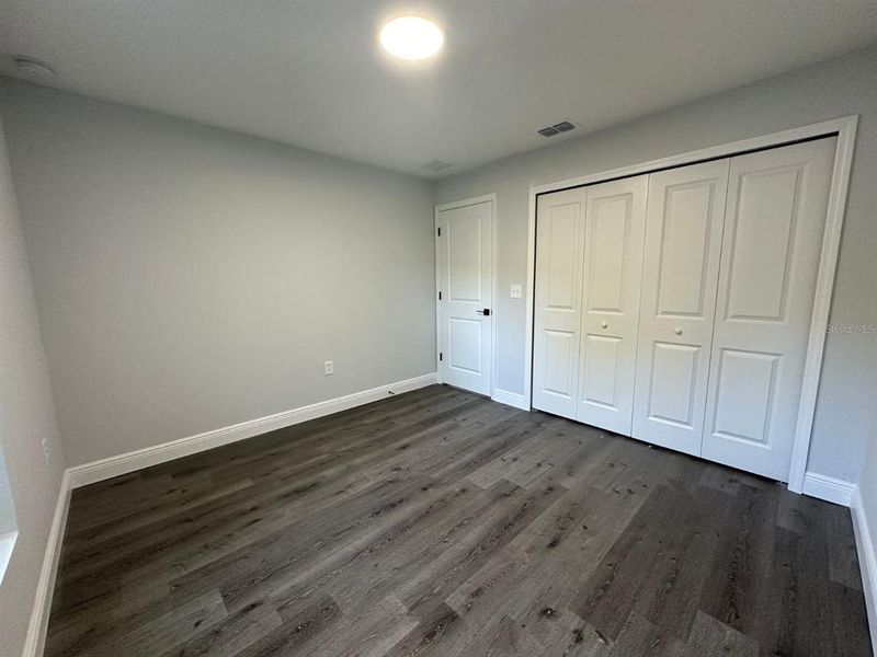 Spacious, unfurnished interior of a new home in Silver Springs Shores, Ocala (Image 6).