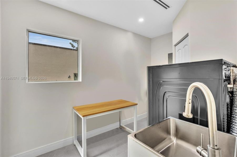 Furnished interior view inside a new home in , Miami (Image 49).