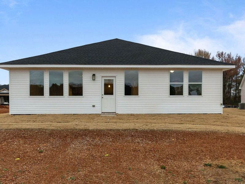 Representative exterior details of a home built from the The Luna by Davidson Homes LLC in Ivy Glen, Perry (Image 3).