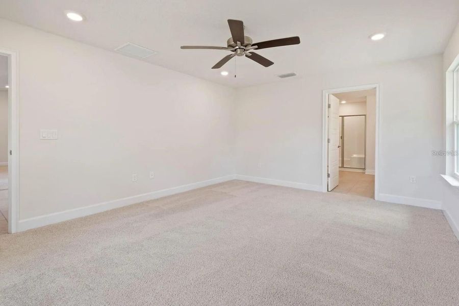 Spacious, unfurnished interior of a new home in Palm Bay, Palm Bay (Image 18).