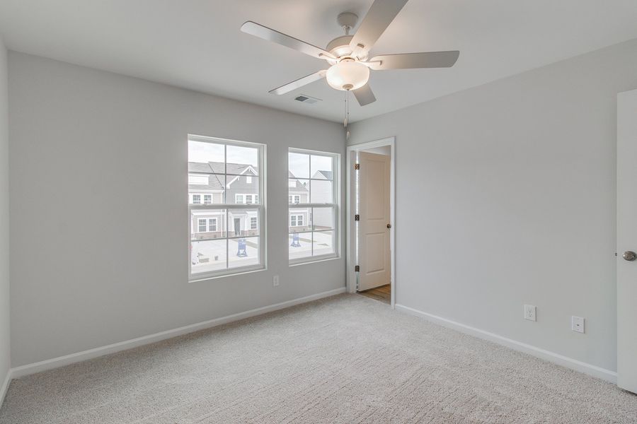 Spacious, unfurnished interior of a new home in Astoria, Columbia (Image 21).