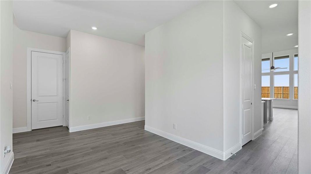 Spacious, unfurnished interior of a new home in Peachtree Meadows, Rockwall (Image 21).