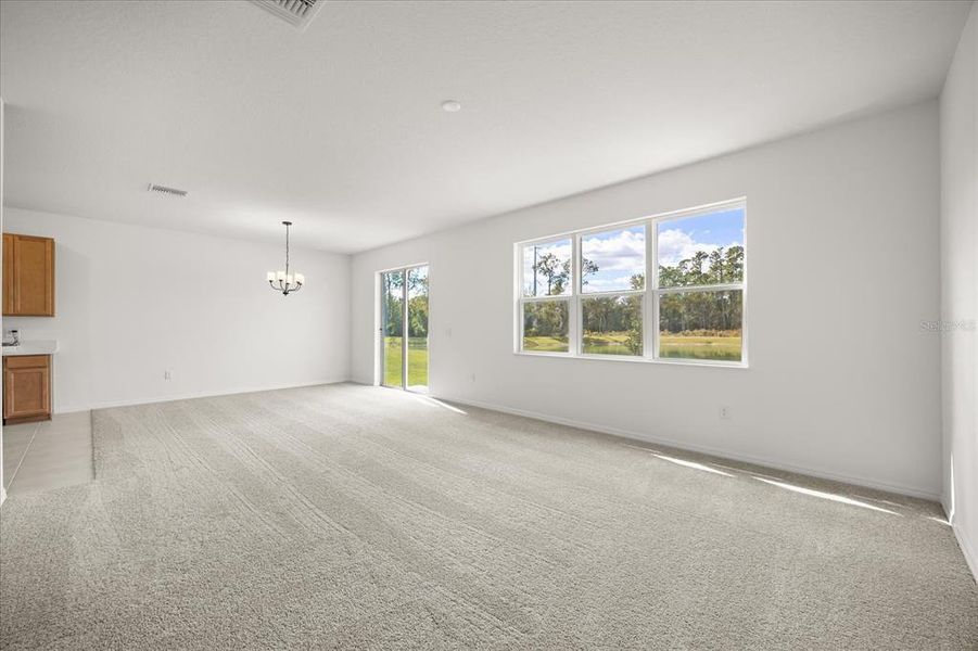 Spacious, unfurnished interior of a new home in Hickory Ranch, Auburndale (Image 9).