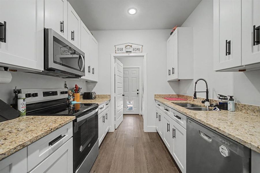 Furnished interior view inside a new home in , Malakoff (Image 24).