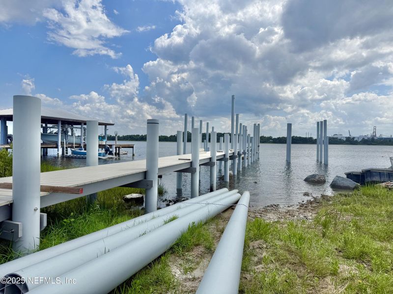 Image 4 of a home in .