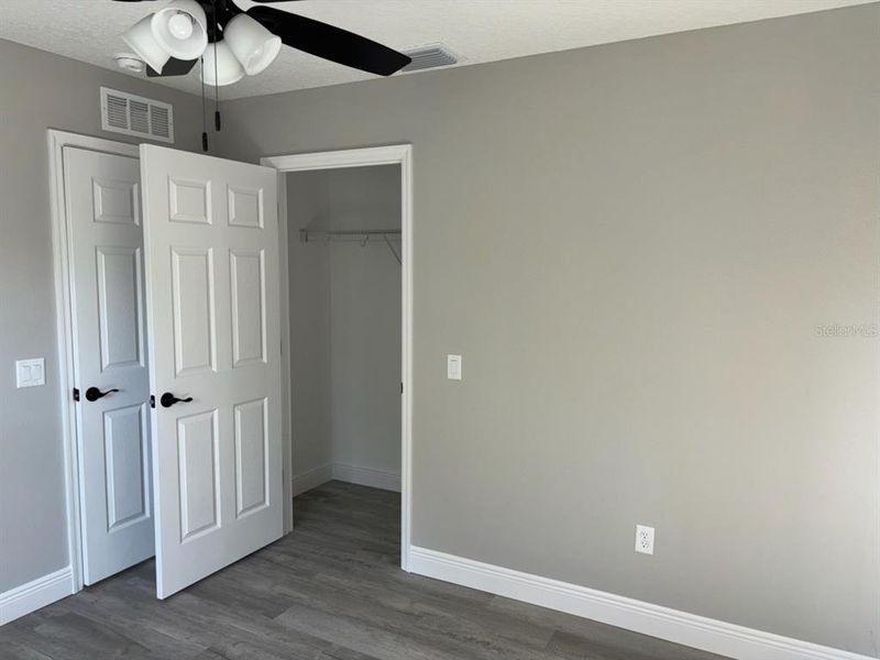 Spacious, unfurnished interior of a new home in , Citrus Springs (Image 27).