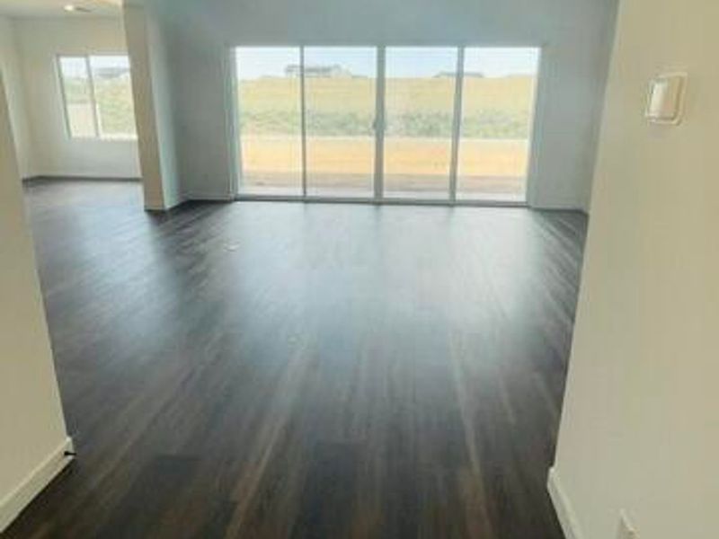 Spacious, unfurnished interior of a new home in Hidden Hills, Prescott (Image 8).