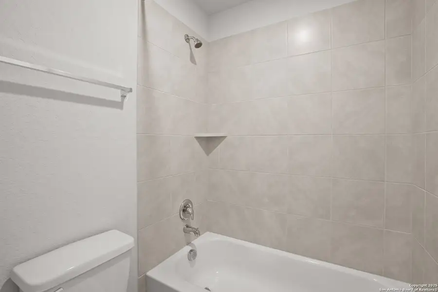 Furnished interior view inside a new home in Dauer Ranch, New Braunfels (Image 9). Furnished interior view inside a new home in Dauer Ranch, New Braunfels (Image 9).