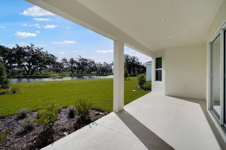 Exterior details and patio area of a home in Timber Ridge, Plant City (Image 26).