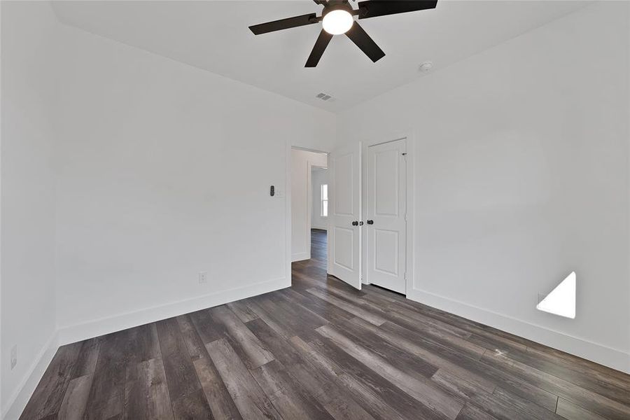 Spacious, unfurnished interior of a new home in , East Tawakoni (Image 18).