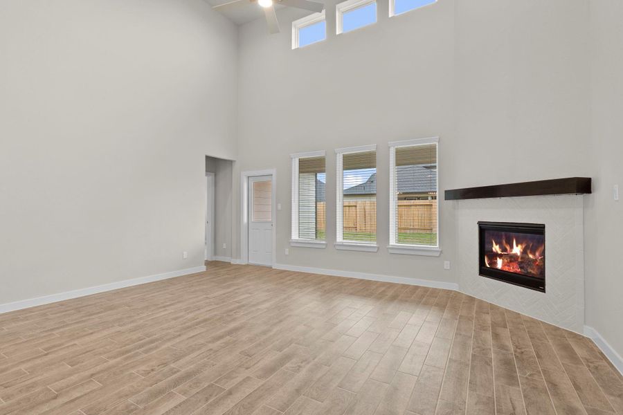 Spacious, unfurnished interior of a new home in Briarwood Crossing, Rosenberg (Image 22).
