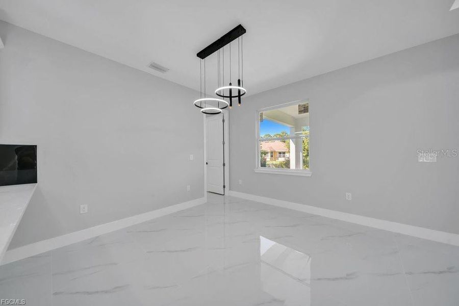 Spacious, unfurnished interior of a new home in , Lehigh Acres (Image 23).