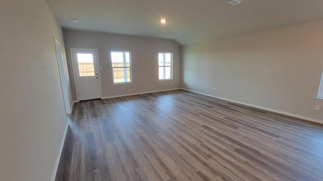 Spacious, unfurnished interior of a new home in Longhorn Estates, Fort Worth (Image 9). Spacious, unfurnished interior of a new home in Longhorn Estates, Fort Worth (Image 9).