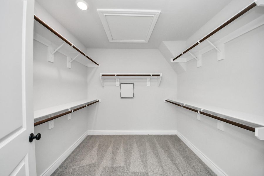 Spacious, unfurnished interior of a new home in Lexington Heights, Willis (Image 34).